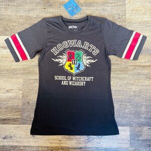 BTAND NEW w/tags! Warner Bros. Hogwarts Tee